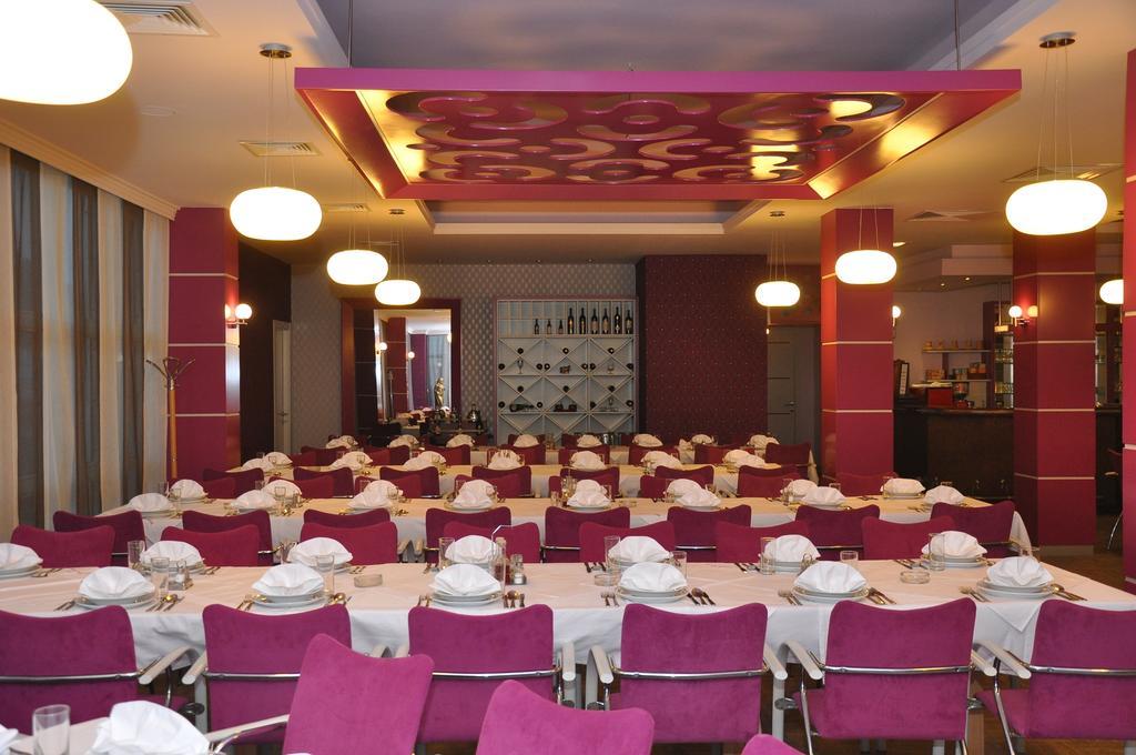 Hotel Kole Čačak Dış mekan fotoğraf
