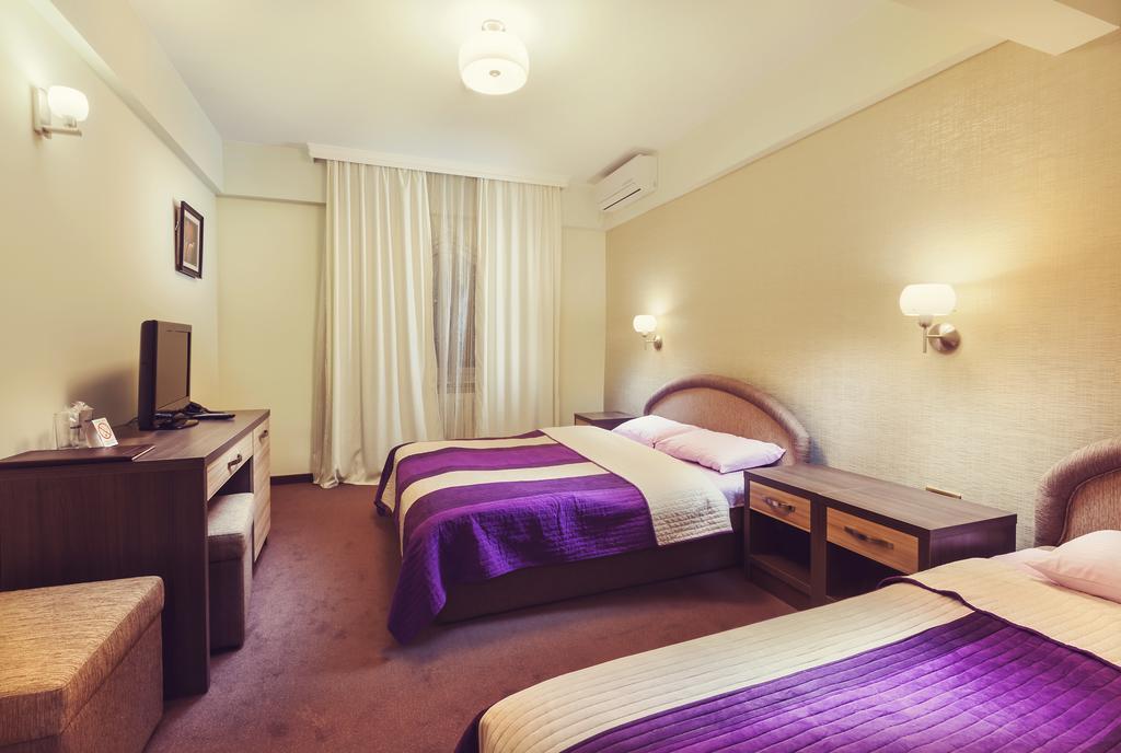 Hotel Kole Čačak Oda fotoğraf