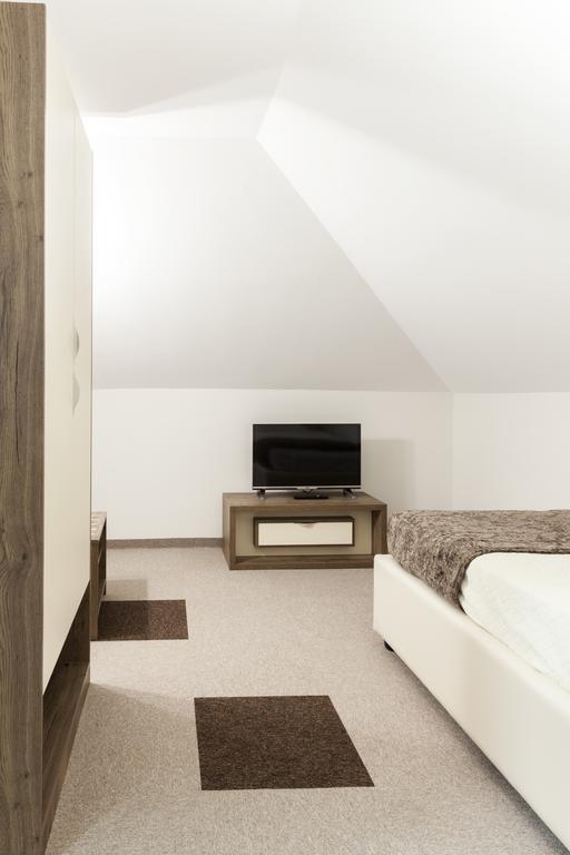 Hotel Kole Čačak Dış mekan fotoğraf