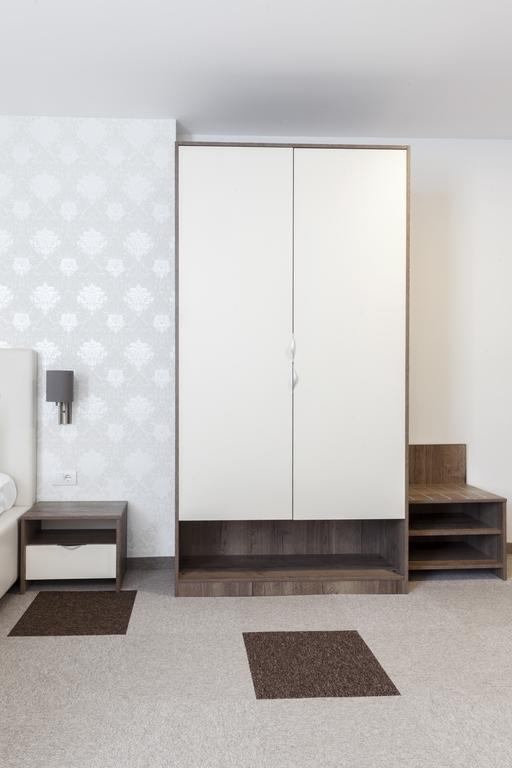 Hotel Kole Čačak Dış mekan fotoğraf